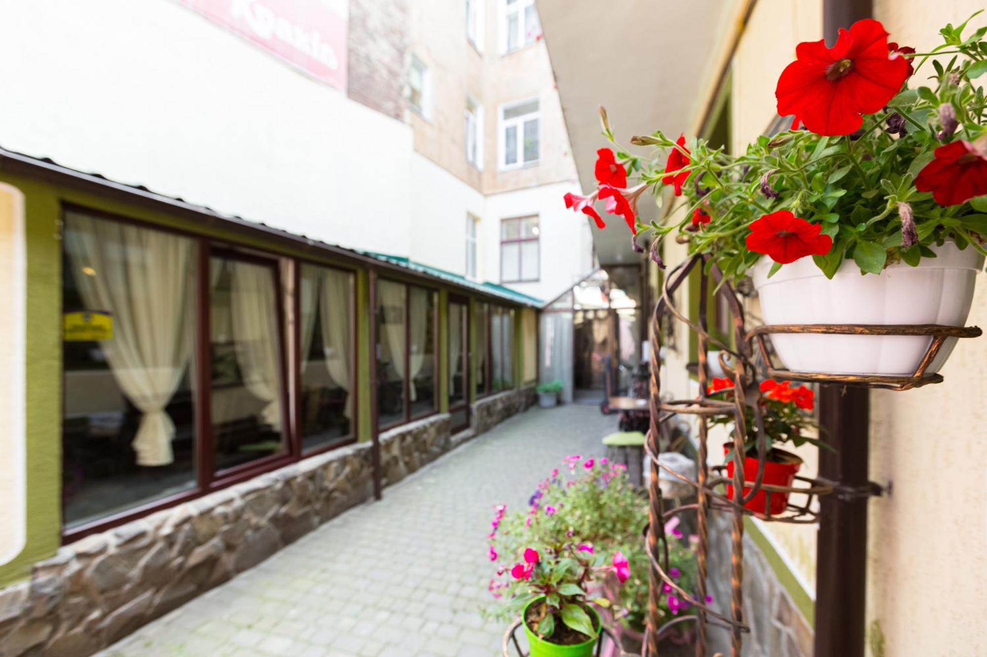 Staryi Krakiv Hotel Lviv Eksteriør billede